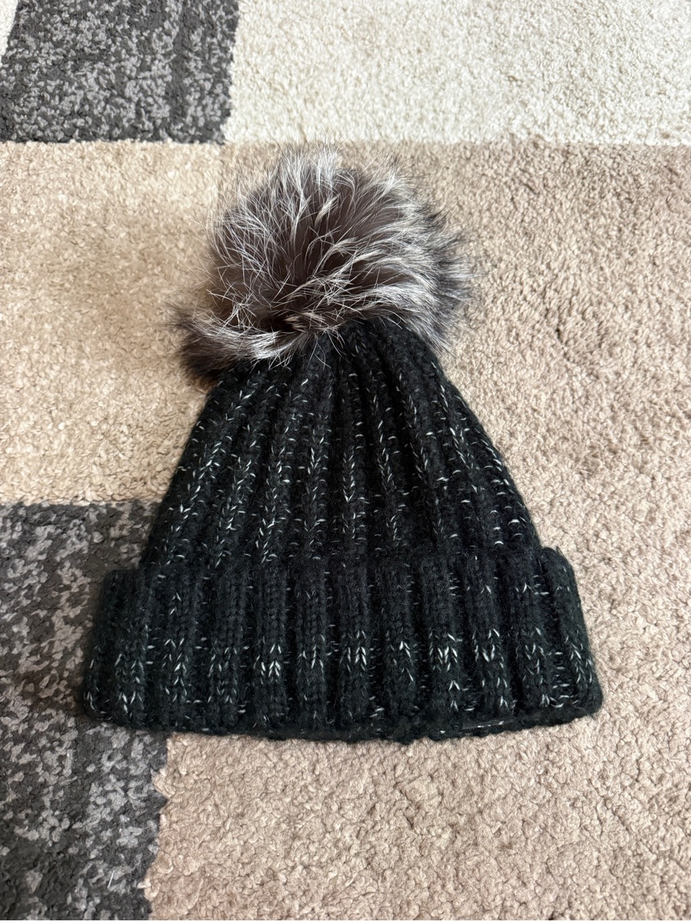KYI KYI Black Chunky Ribbed Knit Beanie w/ shimmery black knit Faux Fur Pom Pom